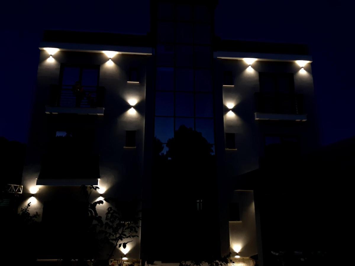 Ritson Hotel Vlorë Екстериор снимка