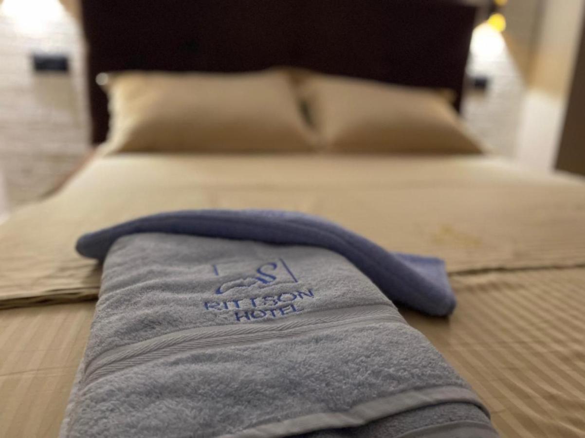 Ritson Hotel Vlorë Екстериор снимка