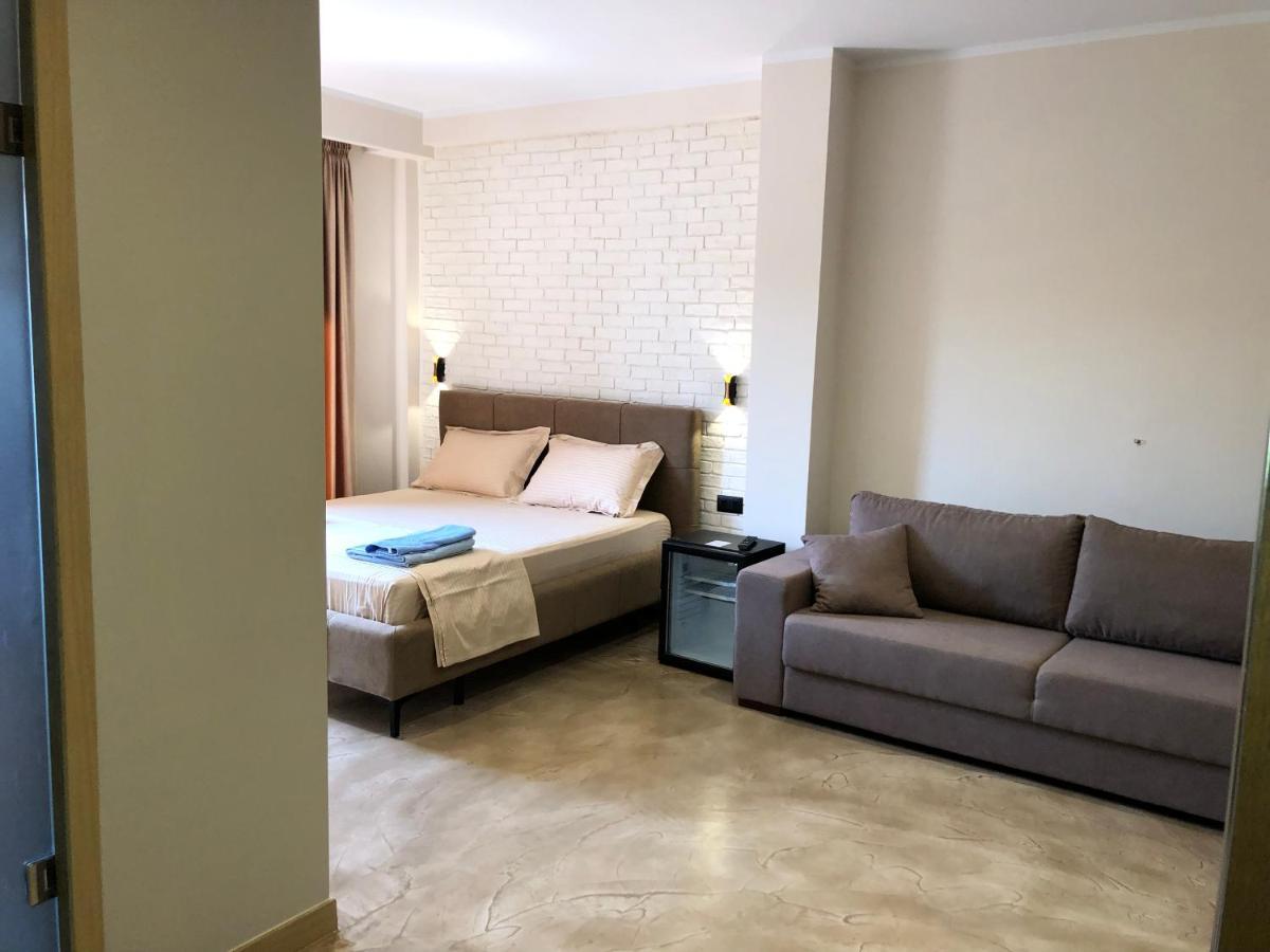 Ritson Hotel Vlorë Екстериор снимка