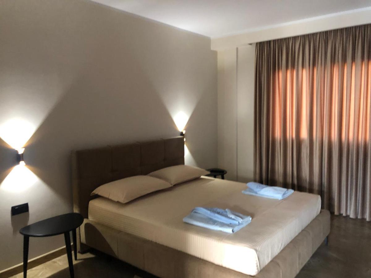 Ritson Hotel Vlorë Екстериор снимка