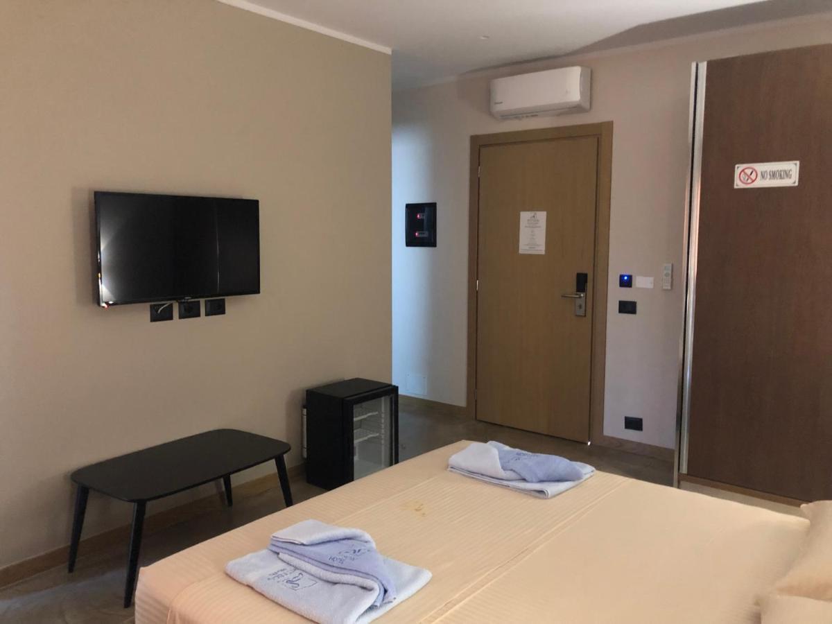 Ritson Hotel Vlorë Екстериор снимка