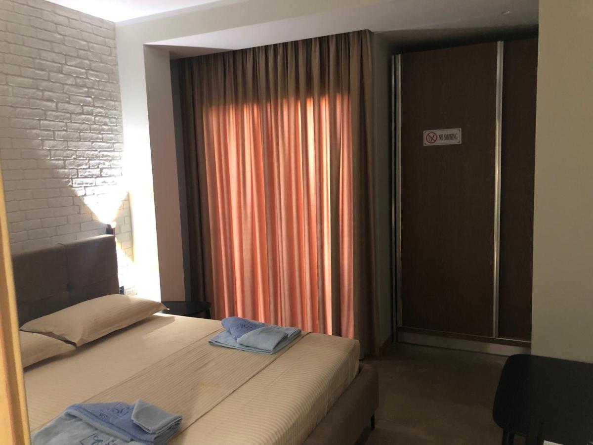 Ritson Hotel Vlorë Екстериор снимка