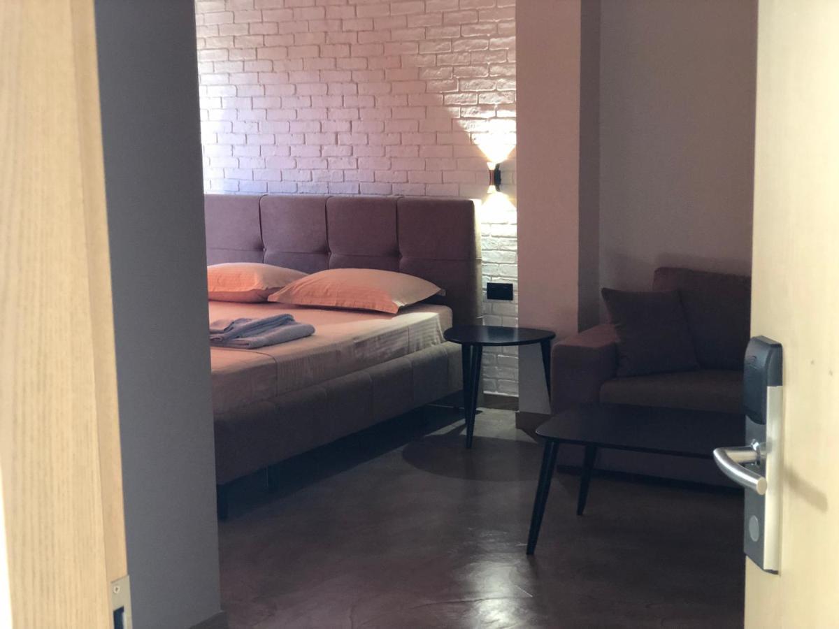 Ritson Hotel Vlorë Екстериор снимка