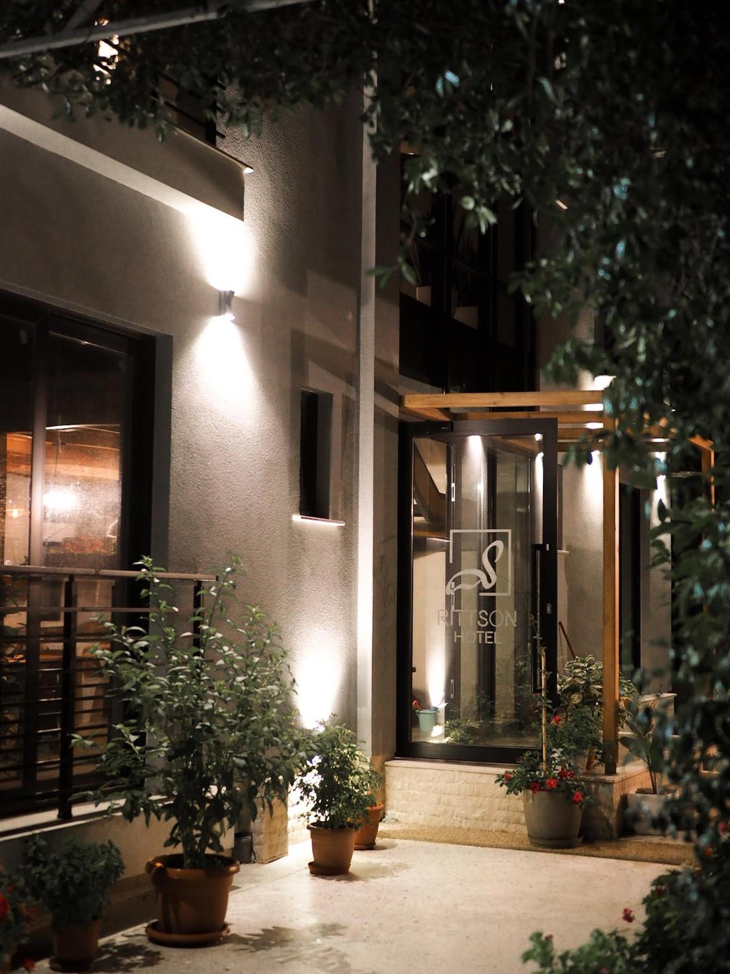 Ritson Hotel Vlorë Екстериор снимка