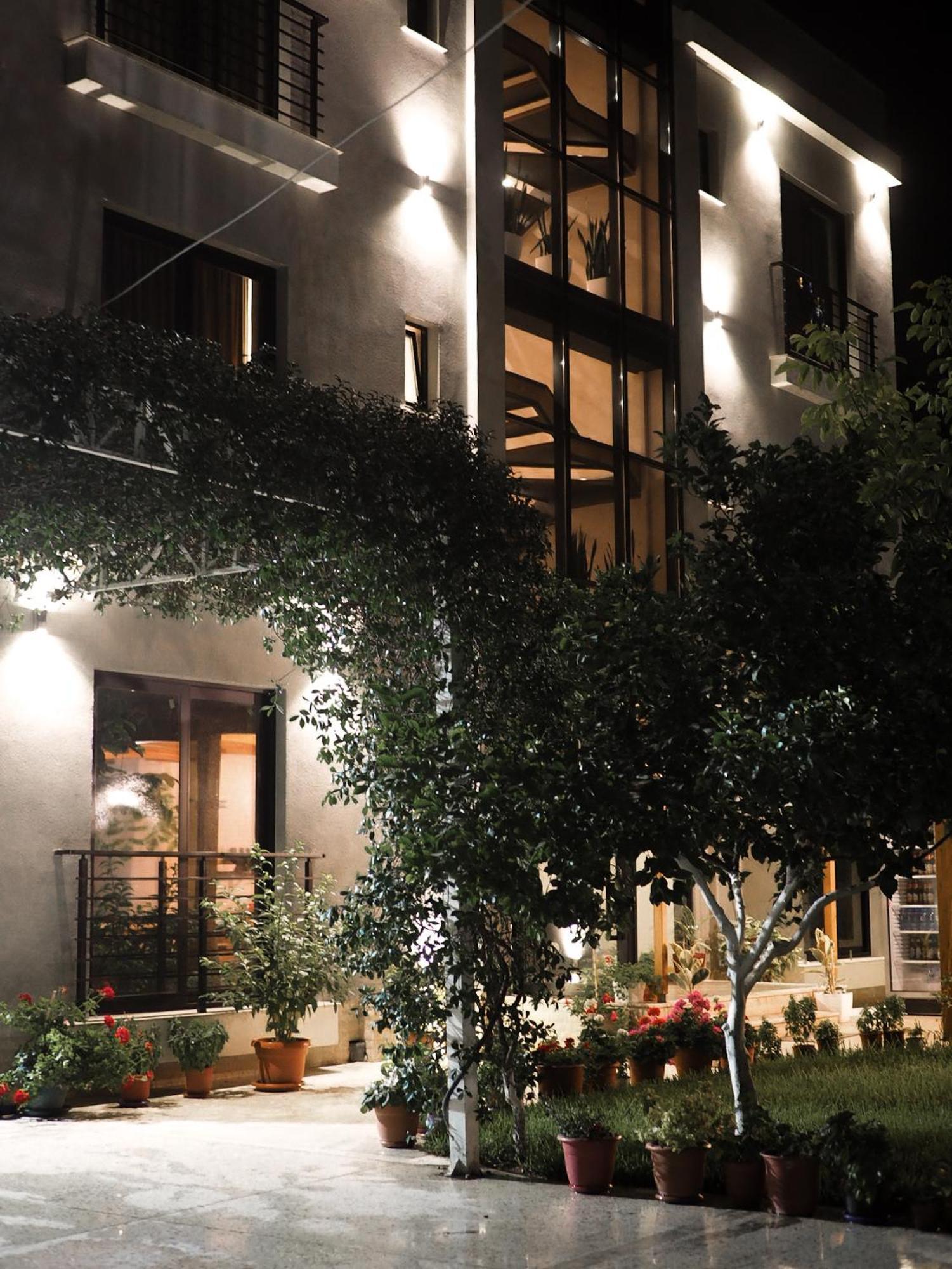 Ritson Hotel Vlorë Екстериор снимка