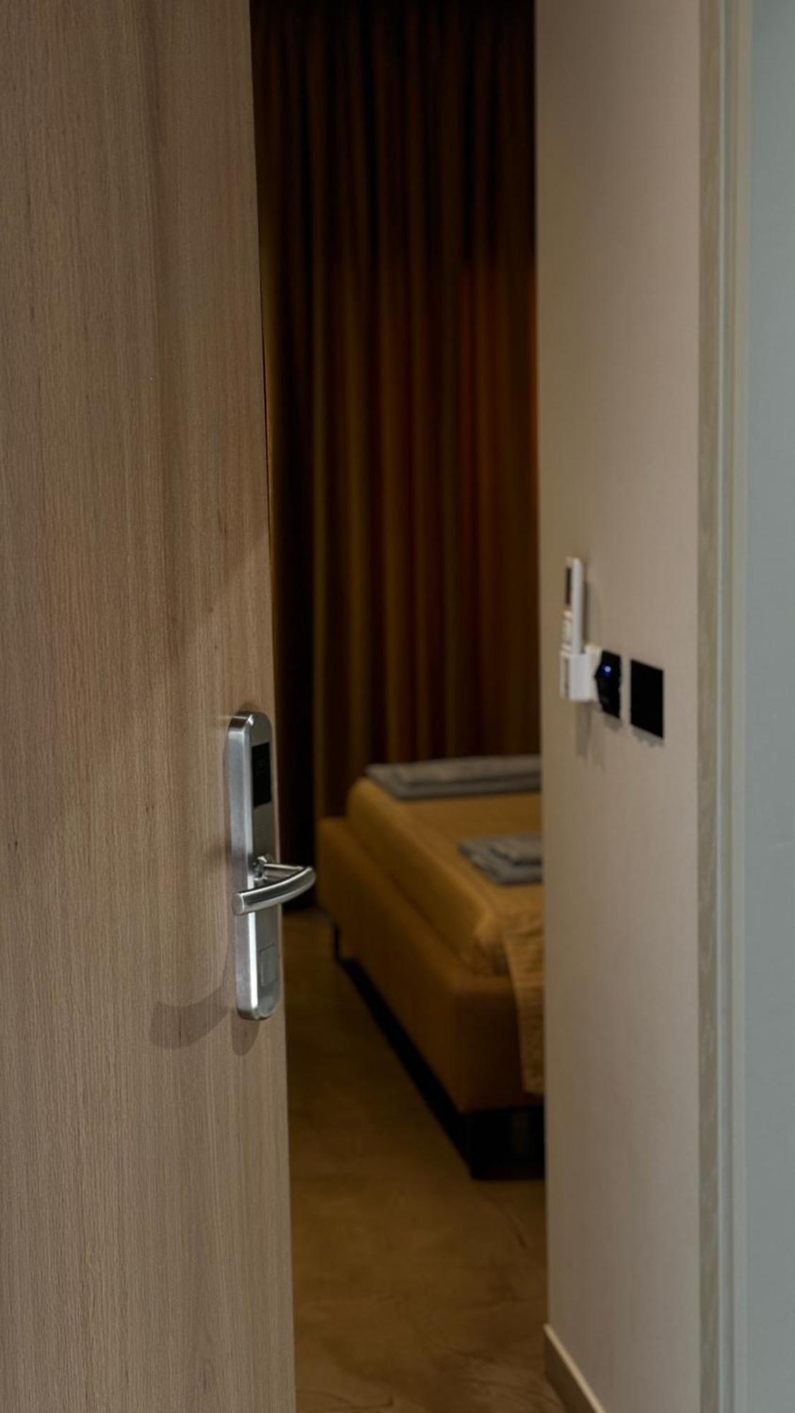 Ritson Hotel Vlorë Екстериор снимка