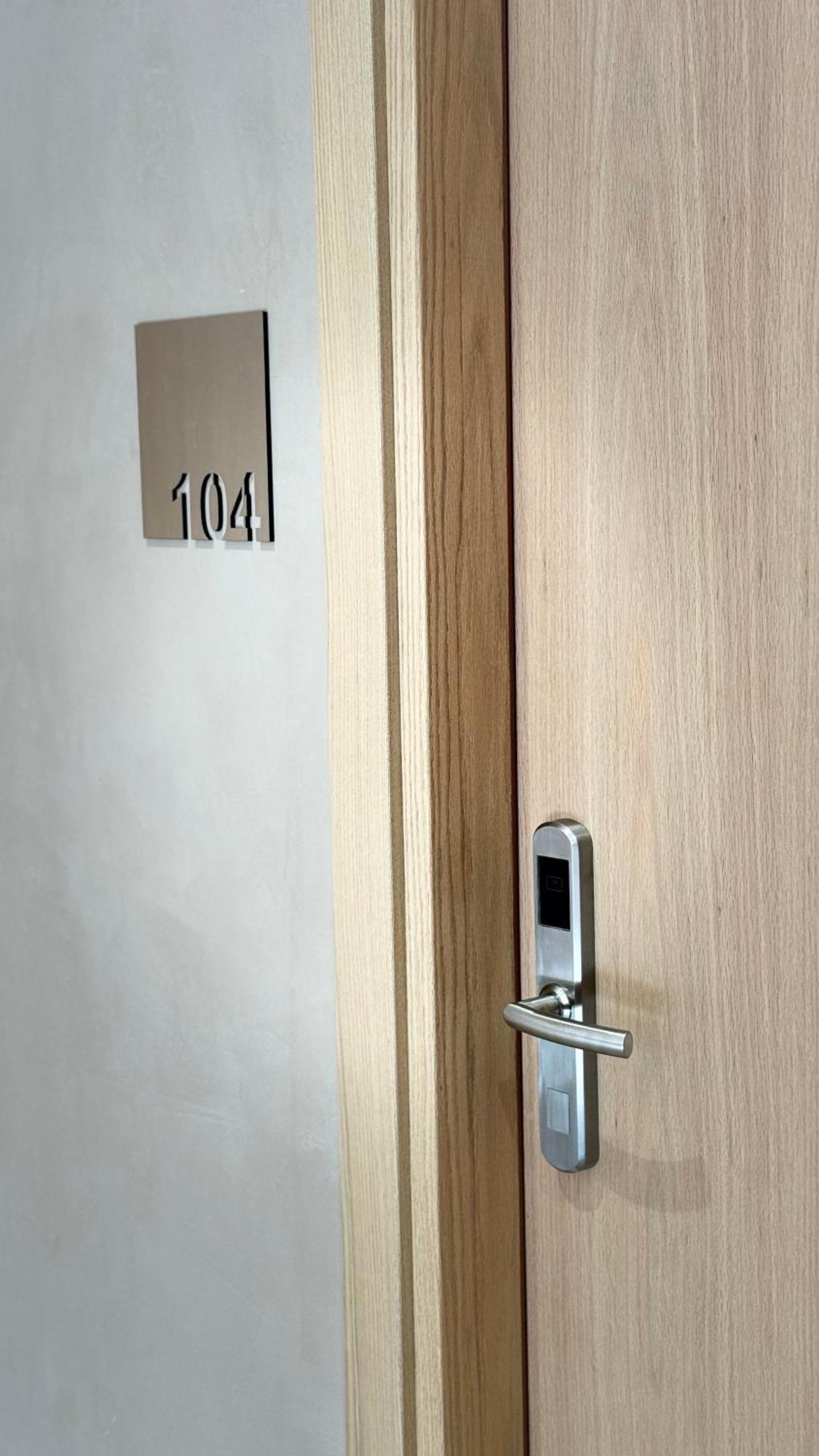 Ritson Hotel Vlorë Екстериор снимка
