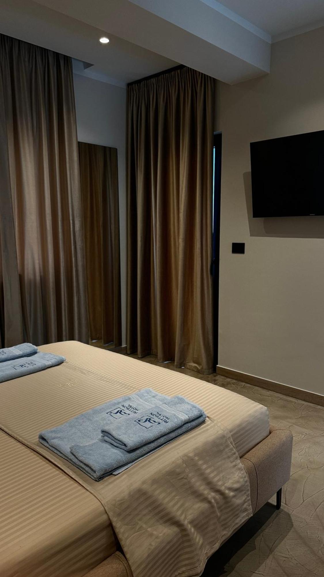 Ritson Hotel Vlorë Екстериор снимка