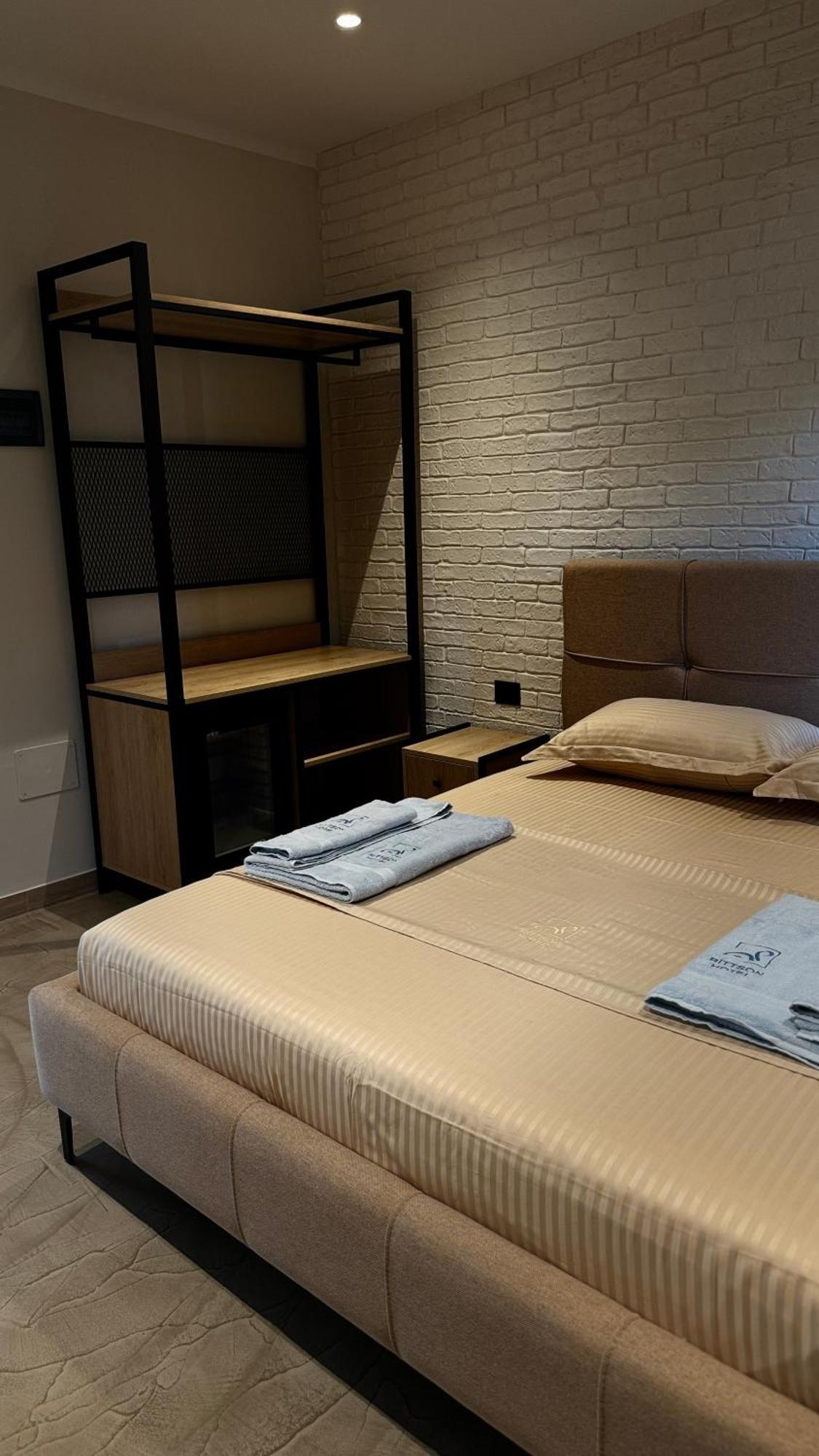Ritson Hotel Vlorë Екстериор снимка